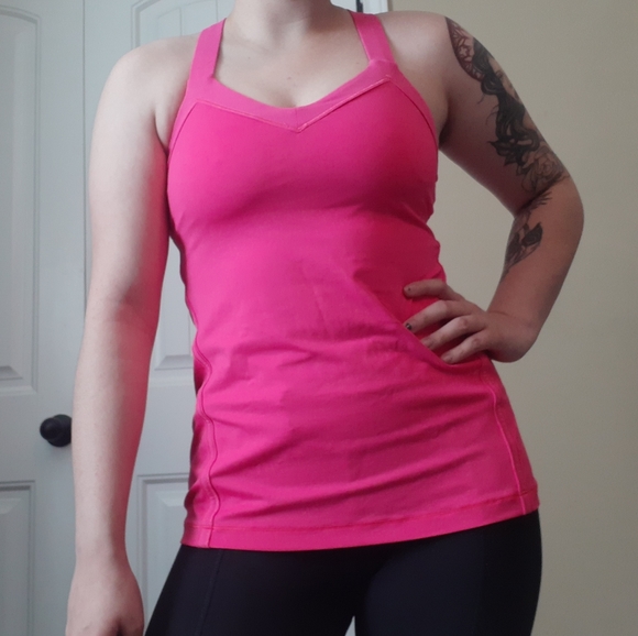 lululemon athletica Tops - NWOT lululemon yoga tank top w/ built-in bra